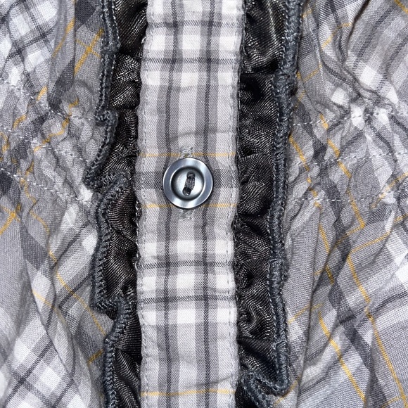 Short Sleeve, button down, plaid, collard, elastic ruffle 4 inches from bottom - Picture 5 of 9